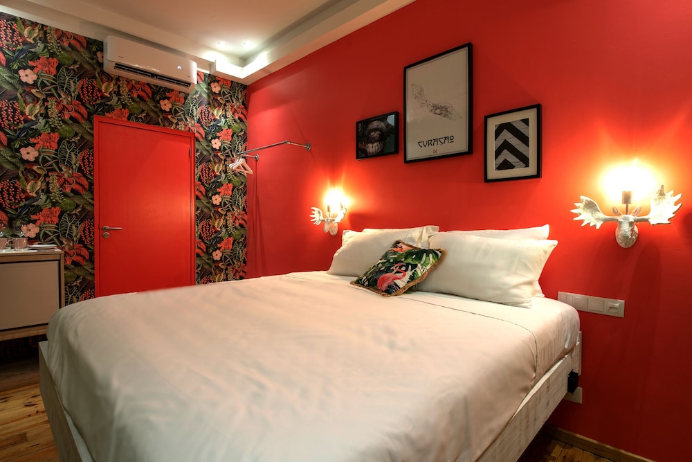 STANDARD, KING BED
