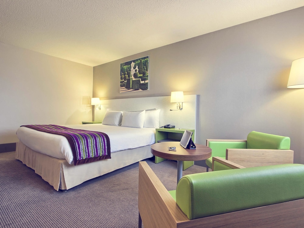 Mercure Paris Velizy 36/74