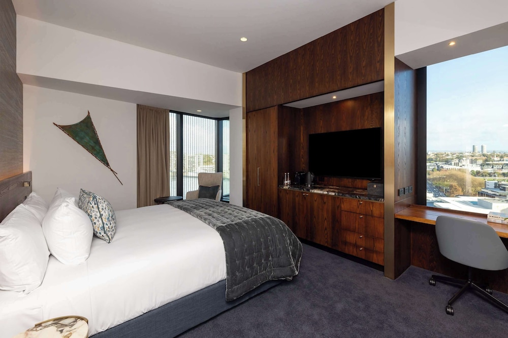 VANTAGE, KING BED