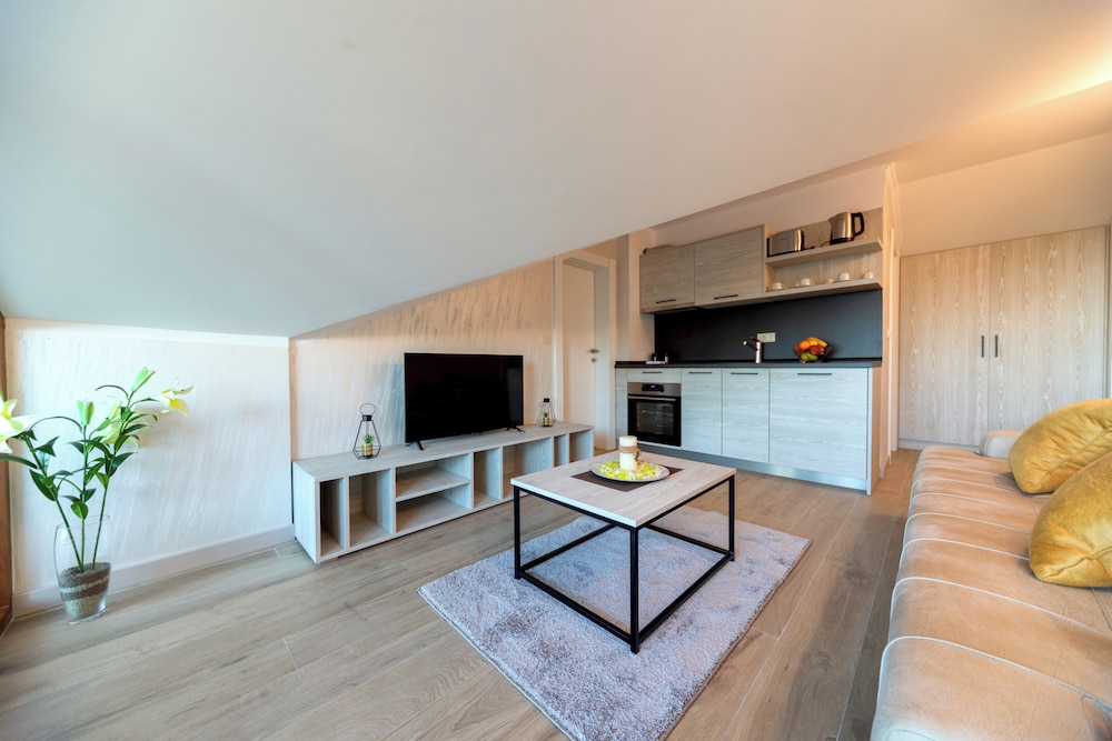 Luxury apartments Queen 29/47