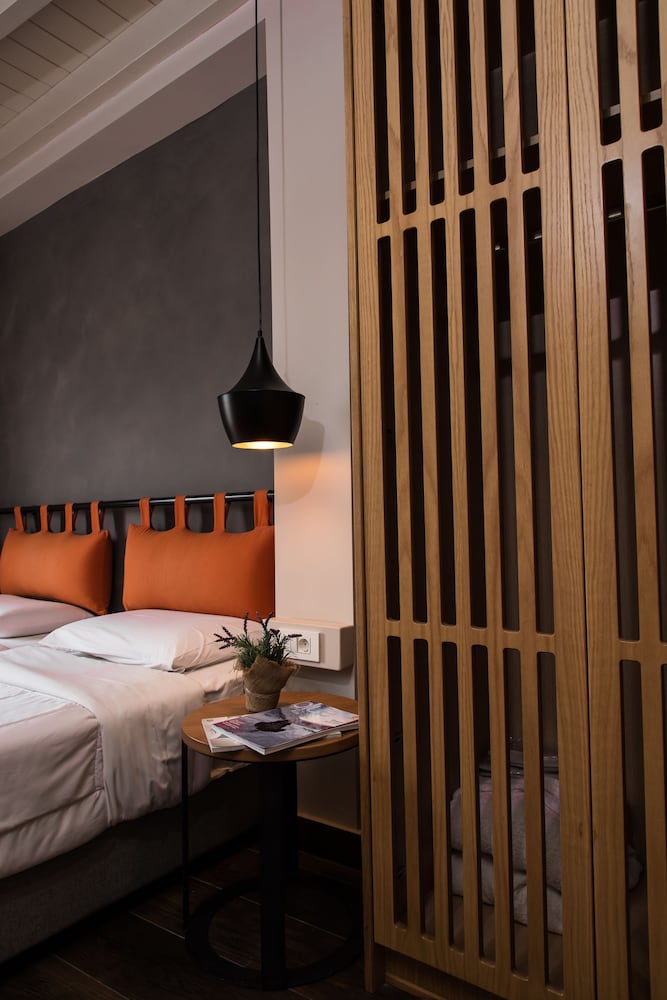 Elia Bettolo Hotel 29/69