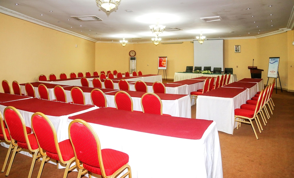Ocean Bay Hotel and Resort 48/56