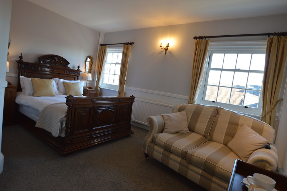 Chantry Hotel 14/40