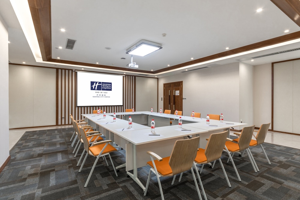 Holiday Inn Express Kaifeng City Center 43/47
