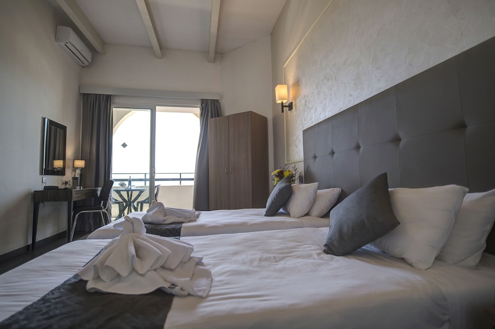ROOM, DOUBLE OR TWIN BED, SEA VIEW