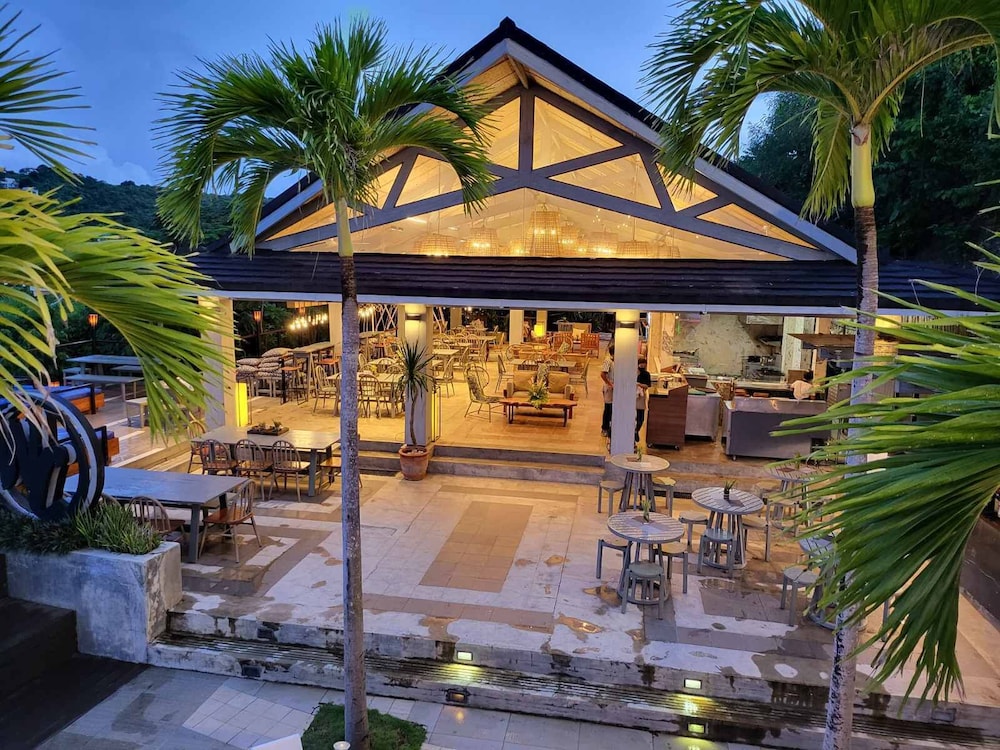Fairways And Bluewater Newcoast Boracay 7/76