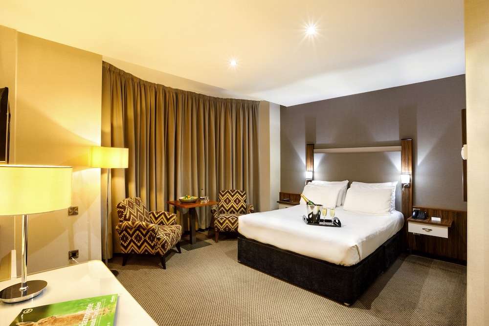 Cedar Court Hotel Harrogate 14/59