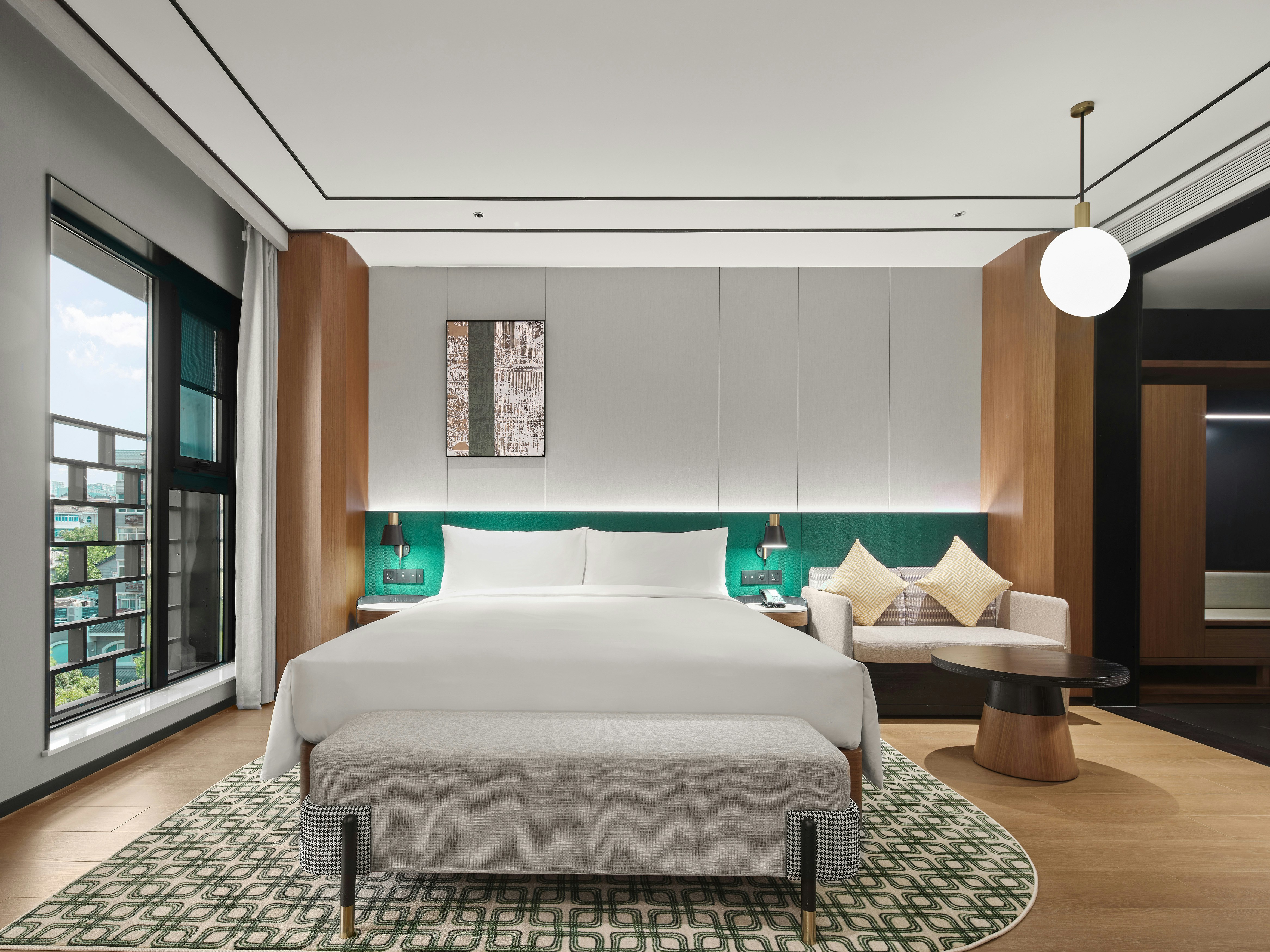 ROOM, KING BED, ACCESSIBLE