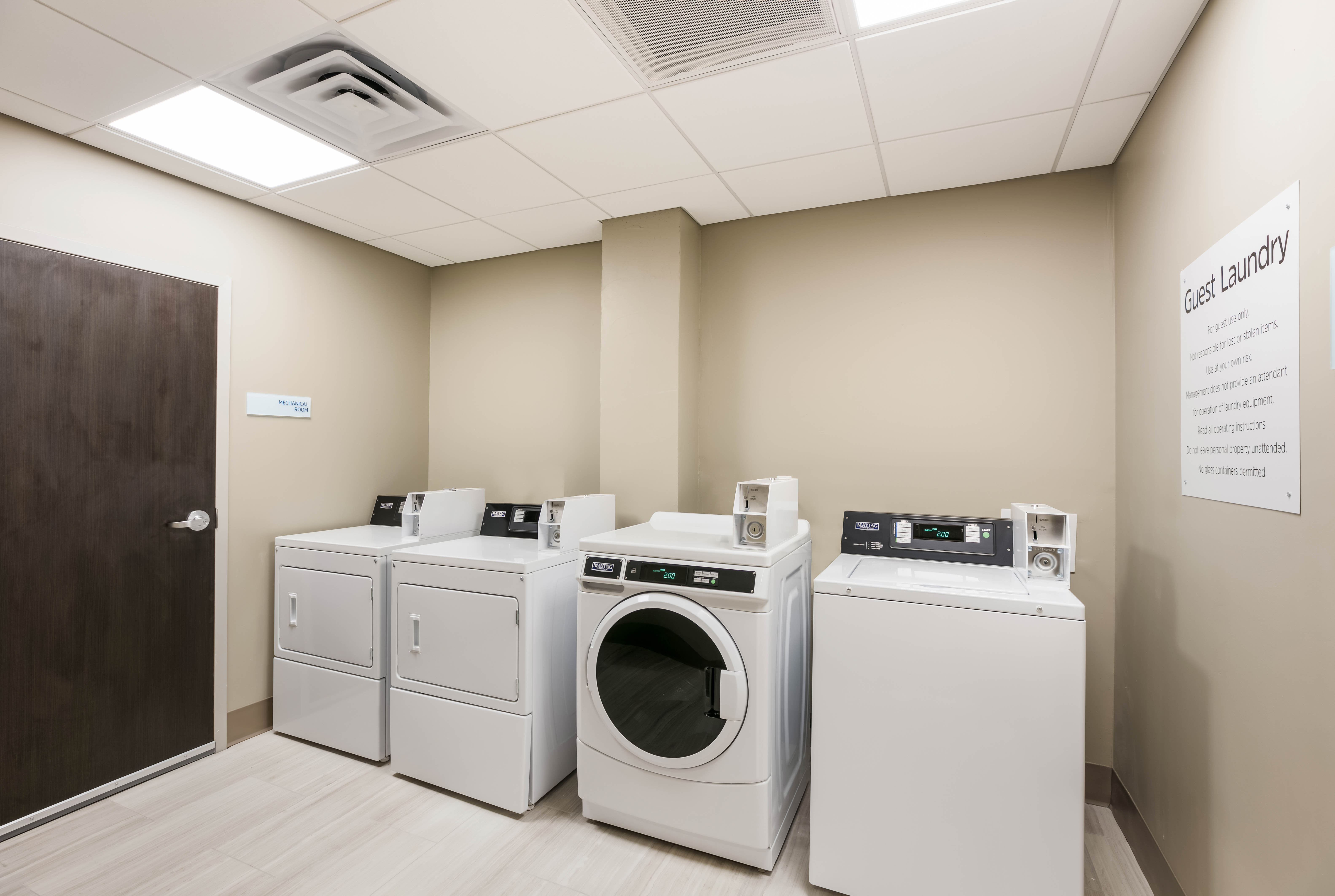 Holiday Inn Express Suites Jacksonville Town Center 13/46