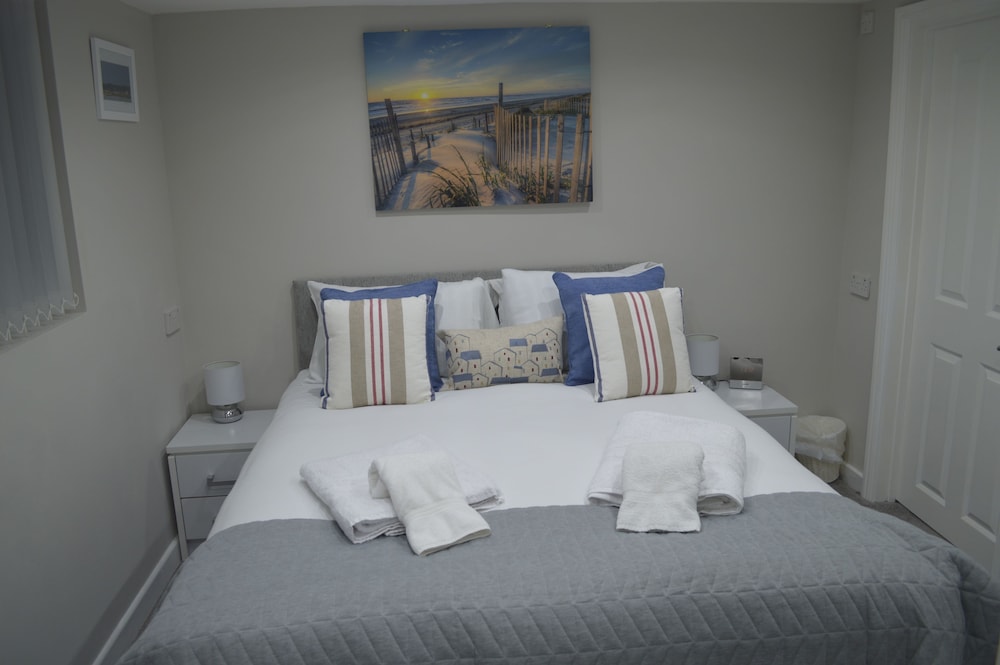 Watersedge Guest House 14/43