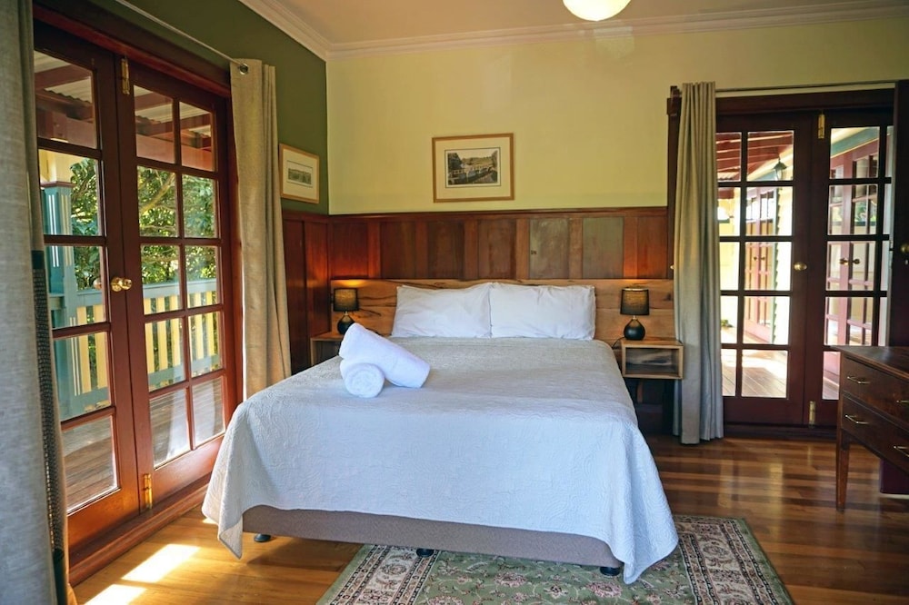 Bridgefield Guest House 10/50