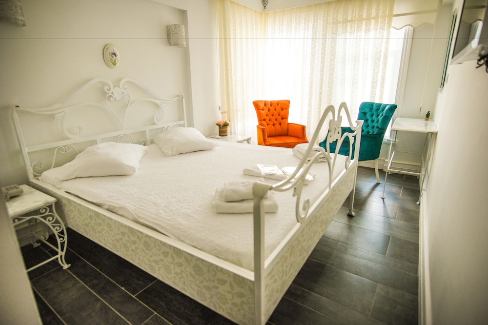 Buyukada Port Hotel 10/50