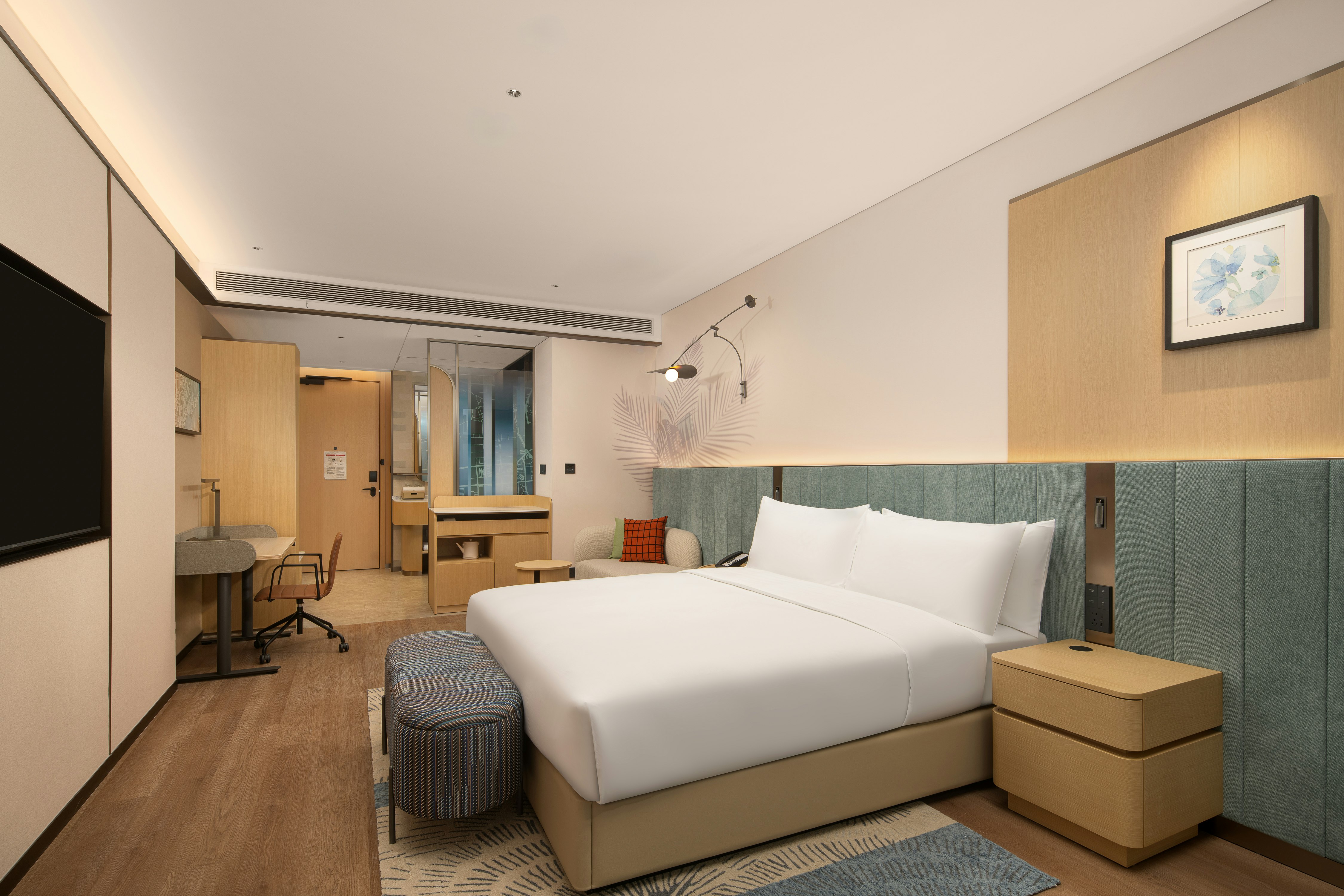 Deluxe, King Bed