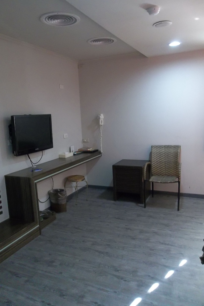 Toong Mao Kao-shang-ching Hotel 39/54