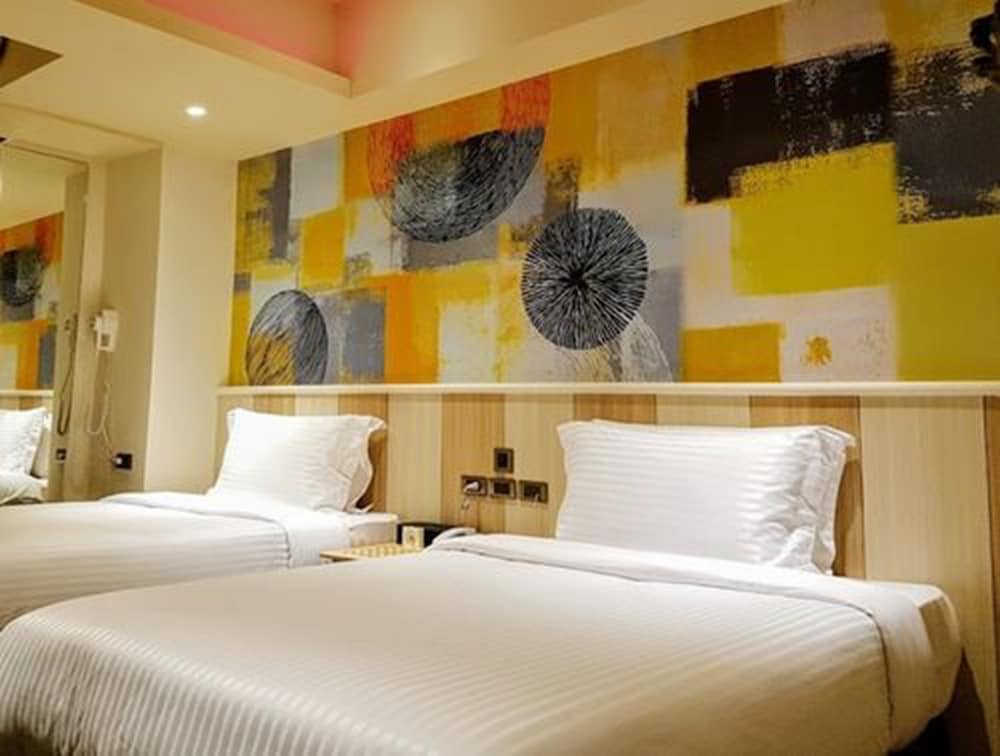 Macchi Hotel 20/38