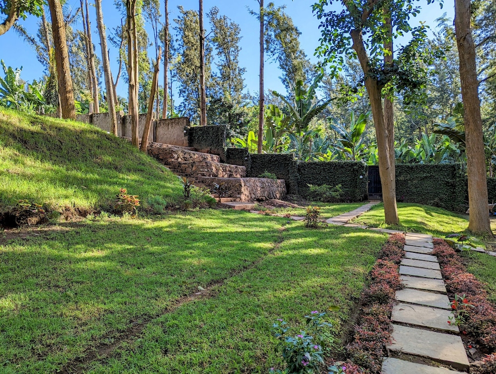 Mvuli Hotel 55/64