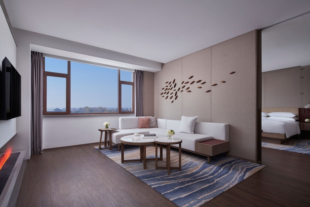 جناح ديلوكس بسرير كينج بغرفة نوم واحدة، Beijing Marriott Hotel Yanqing 2/7