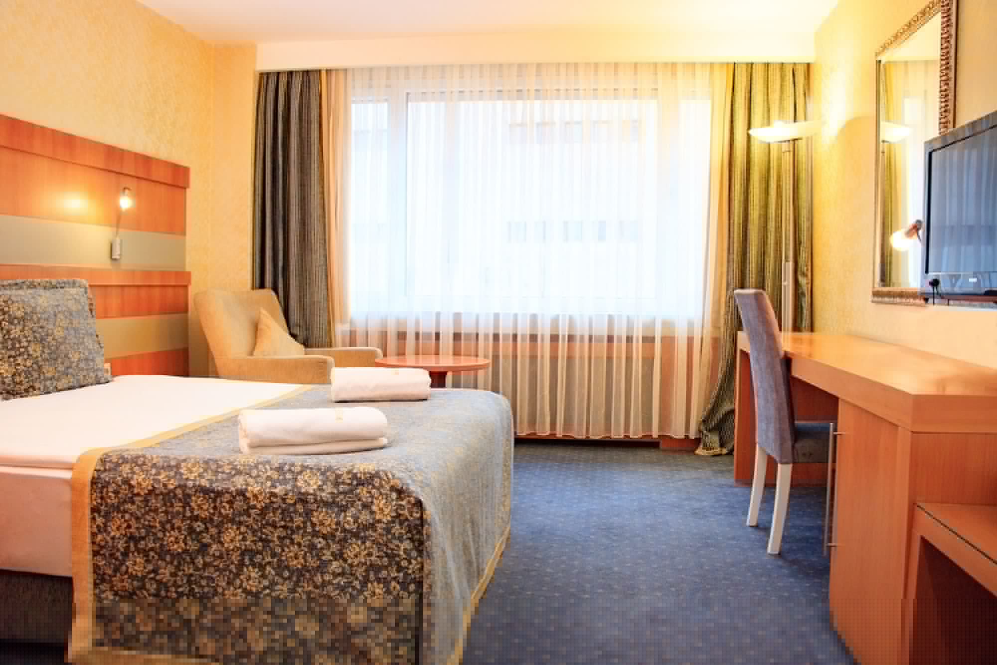 STANDARD, DOUBLE OR TWIN BED