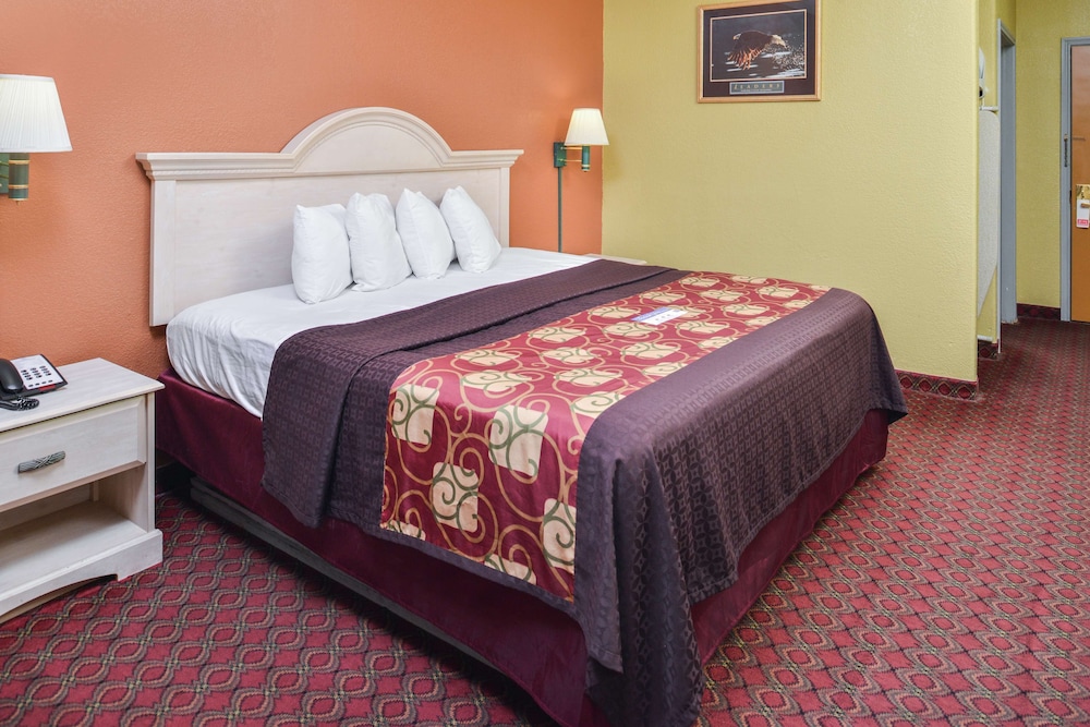 ROOM, KING BED