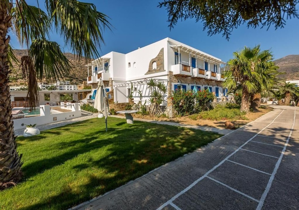 Aegeon Hotel 40/66