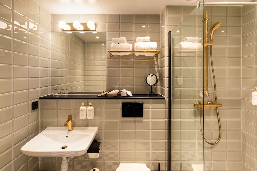 Best Western Plus Aby Hotel 12/67