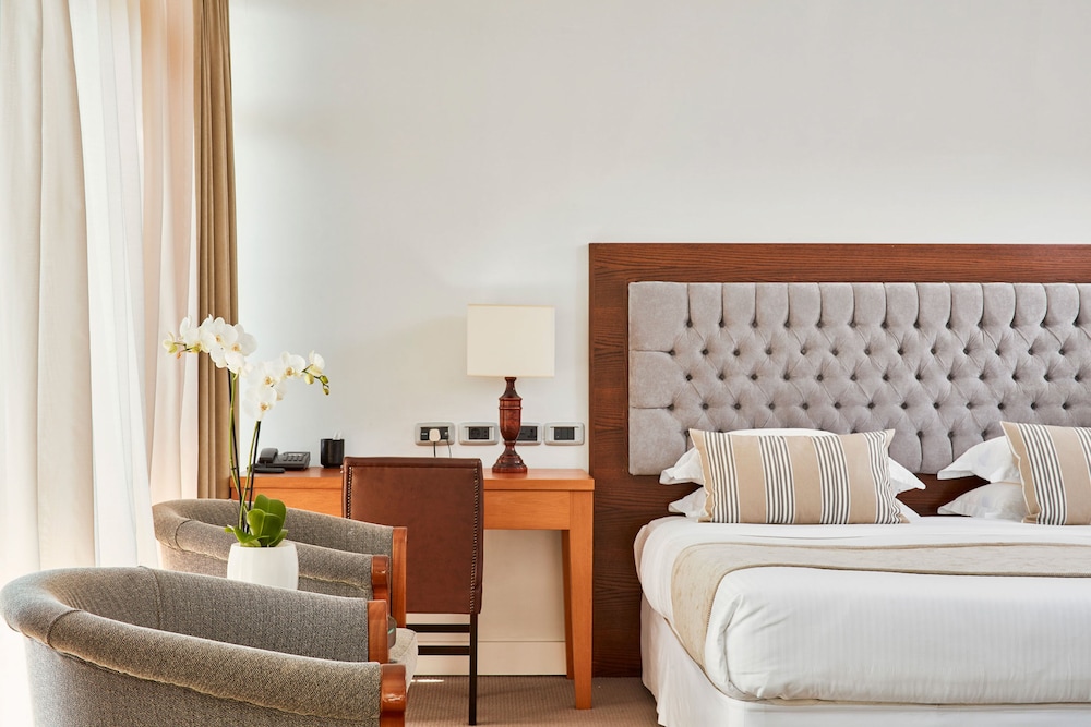 Grecian Bay Hotel 11/75