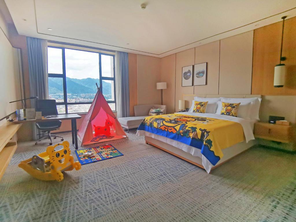 Rezen Longuu Hotel (Zhaoqing Qixingyan scenic spot store) 35/48