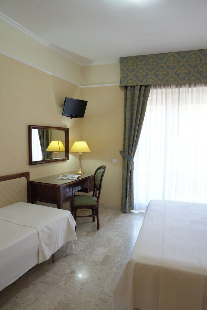 Mondial Park Hotel 16/50