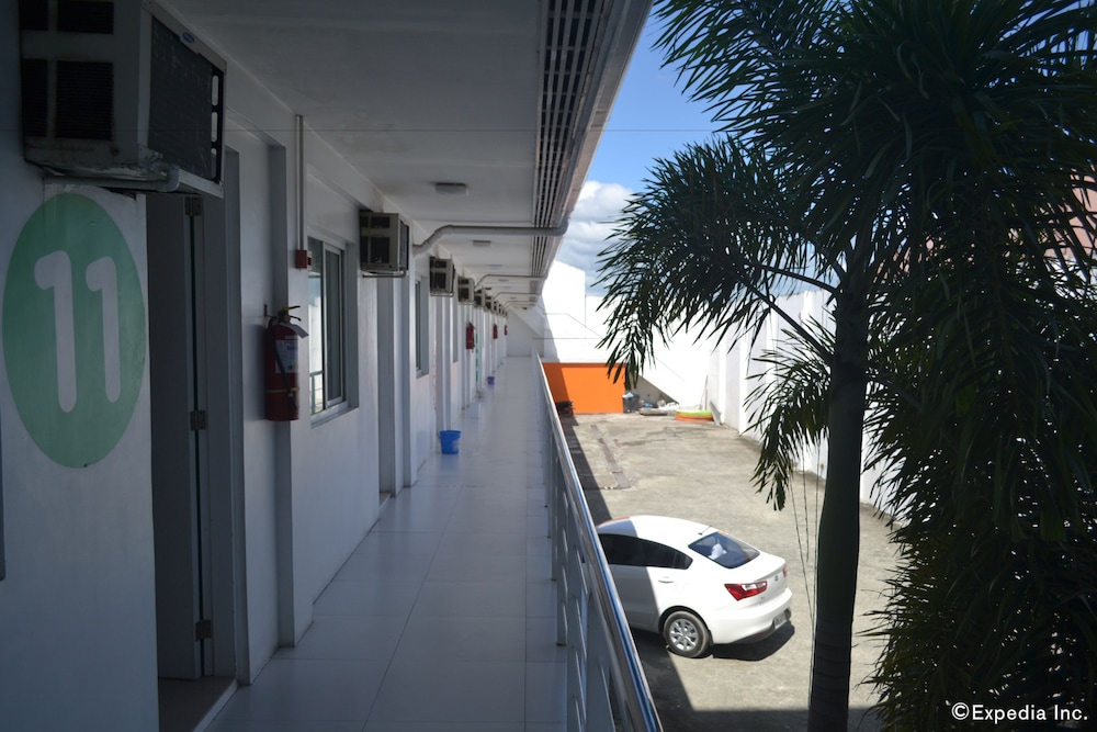 ISLANDS STAY HOTEL MACTAN 25/25