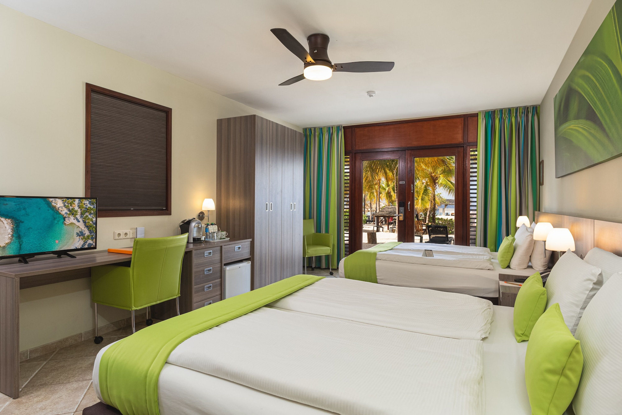 CABANA, BEACH FRONT