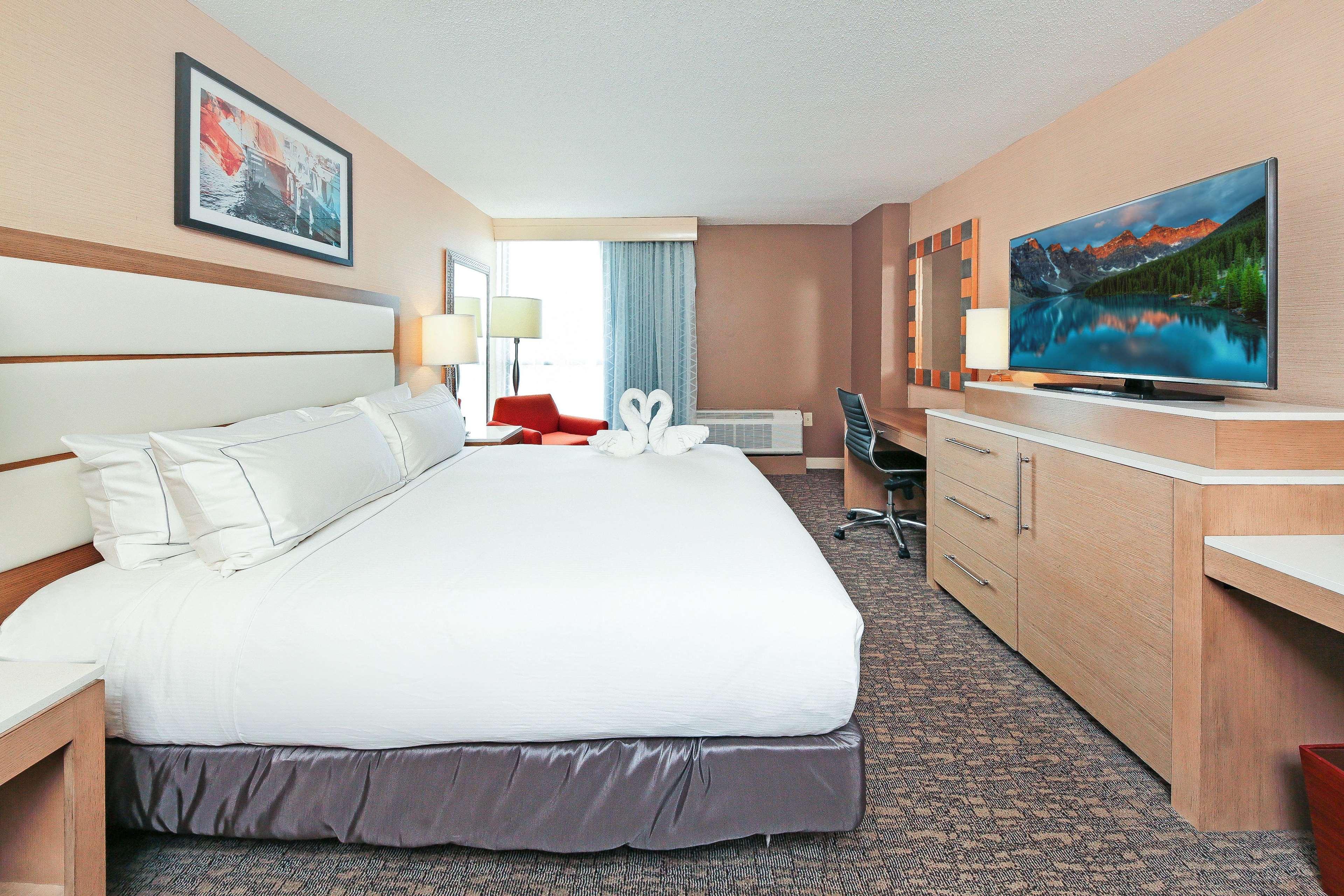 PRESIDENTIAL, 2 ROOMS, SUITE, KING BED