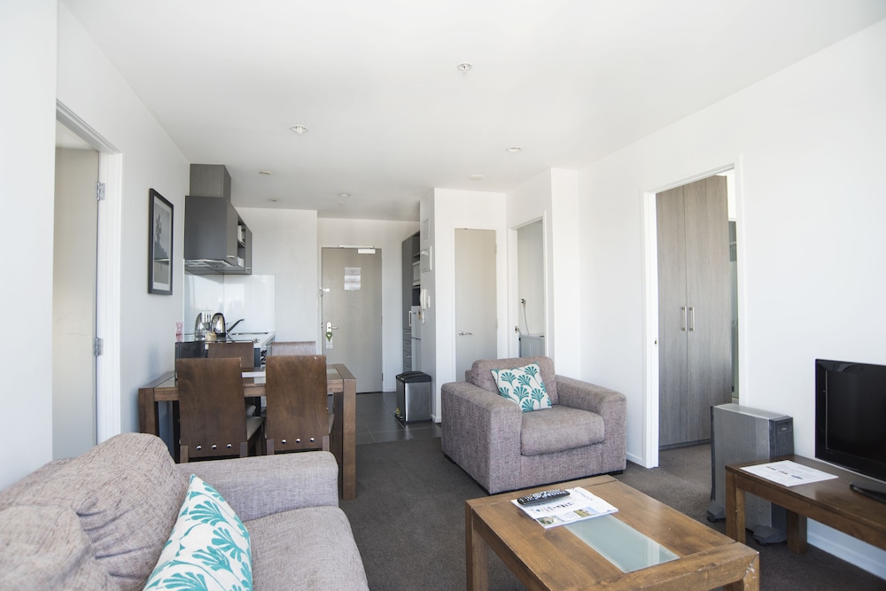 Barclay Suites 42/61