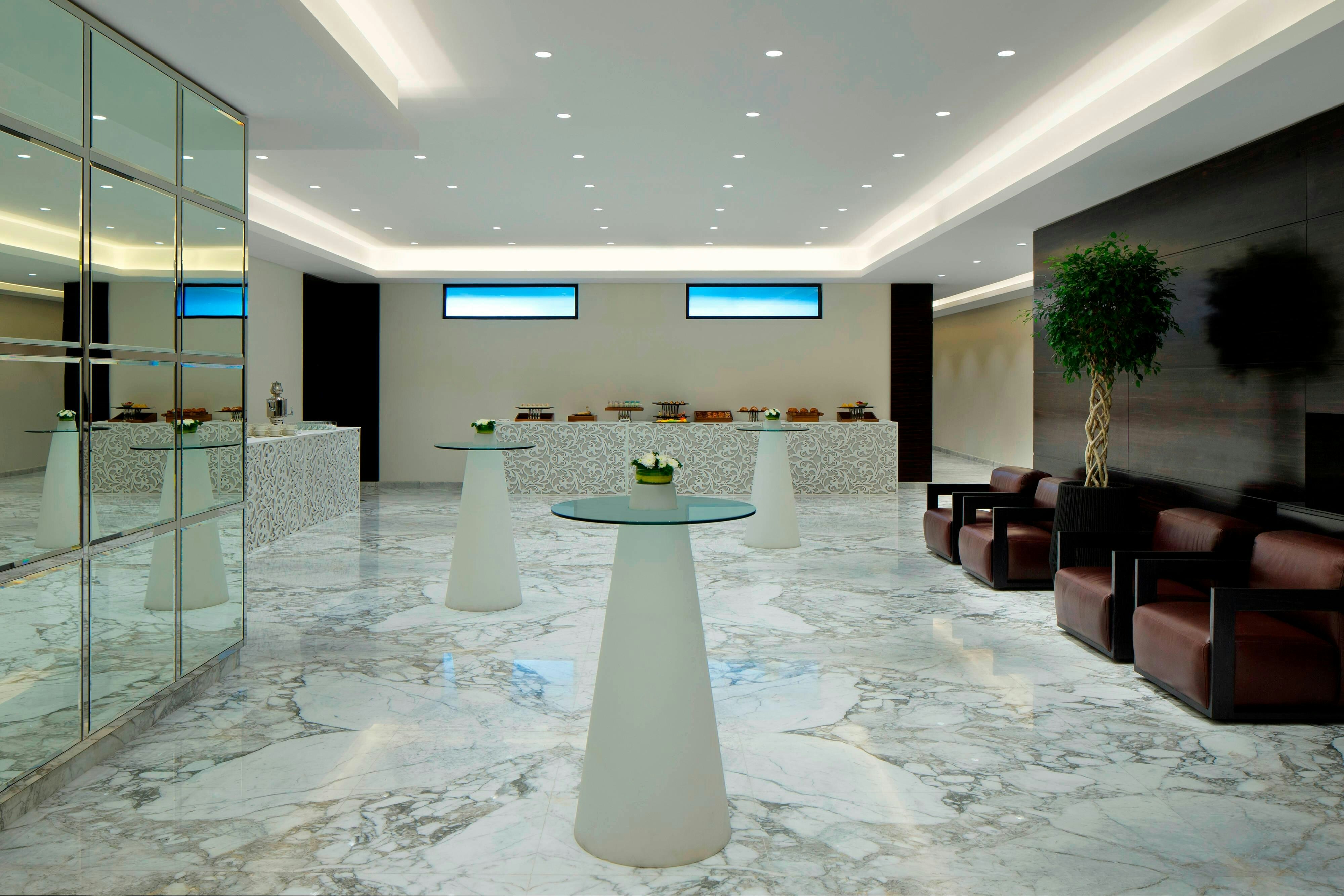 Le Meridien Dubai Hotel and Conference Centre 49/77