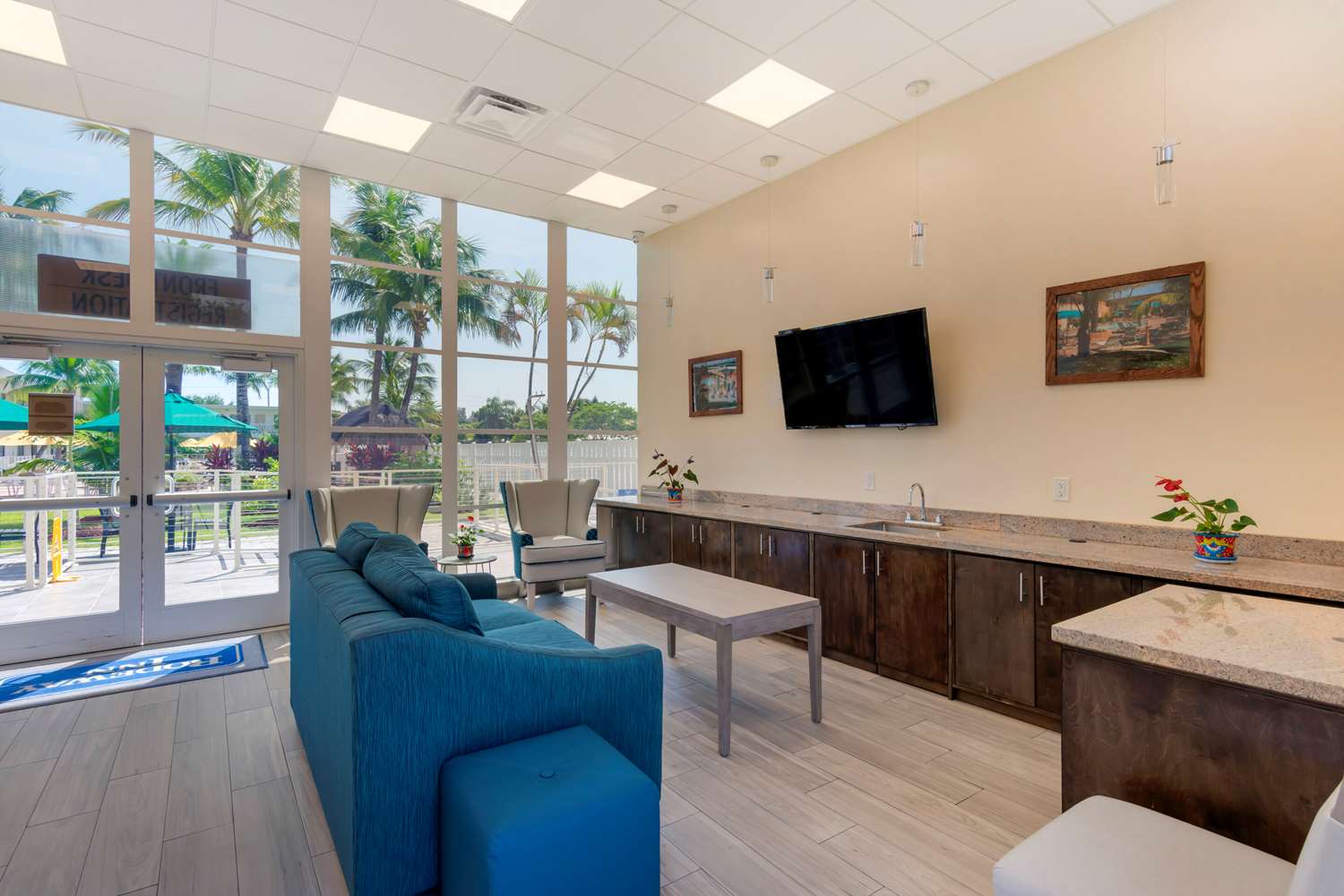 Downtown Hollywood Gardens Inn & Suites 12/20