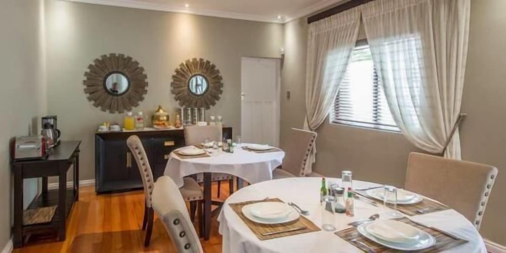 Bhotani Bed And Breakfast 9/15