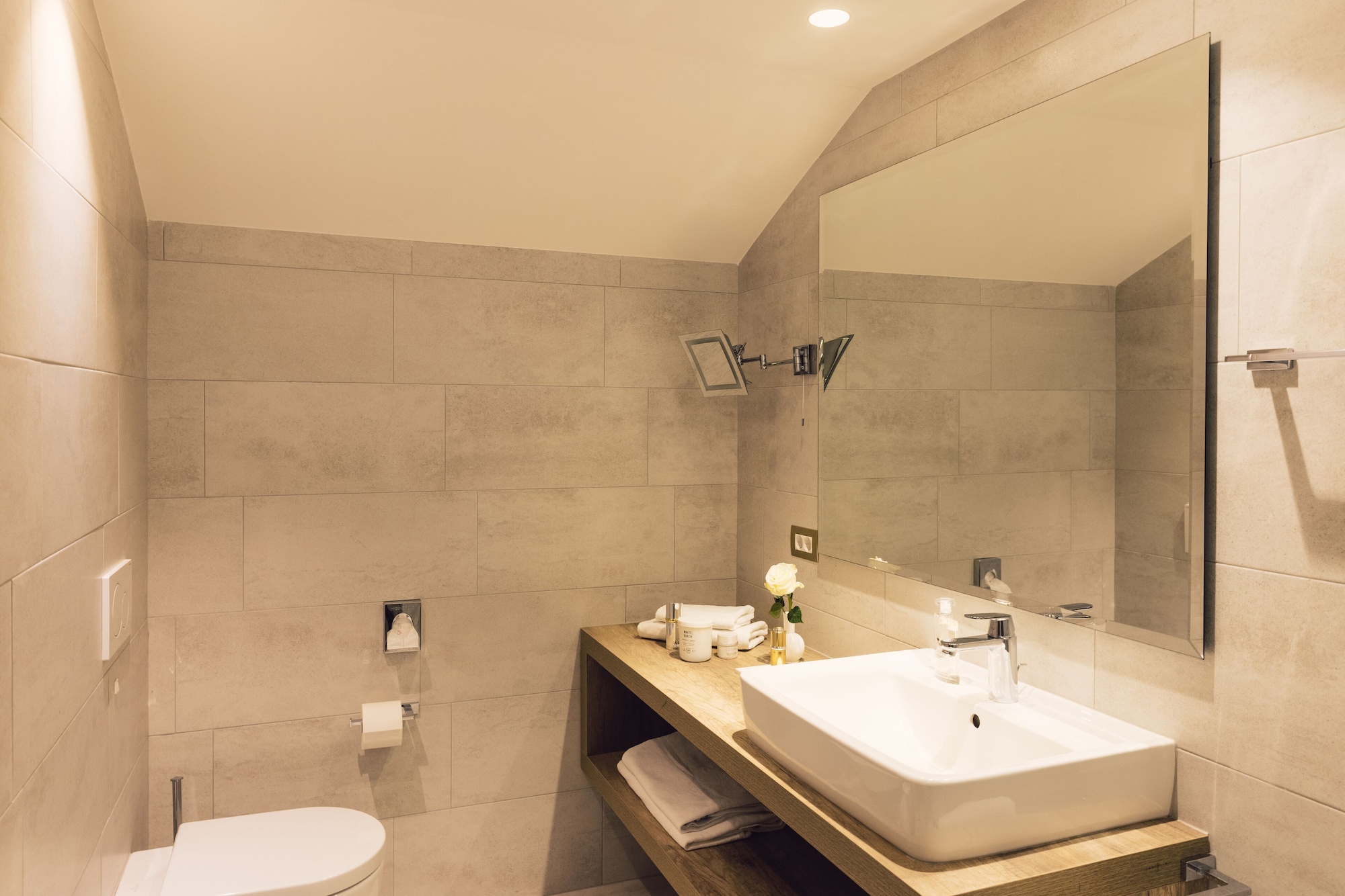 غرفة بسريرين منفصلين وسرير كينج، Parkhotel Schachen 4/4
