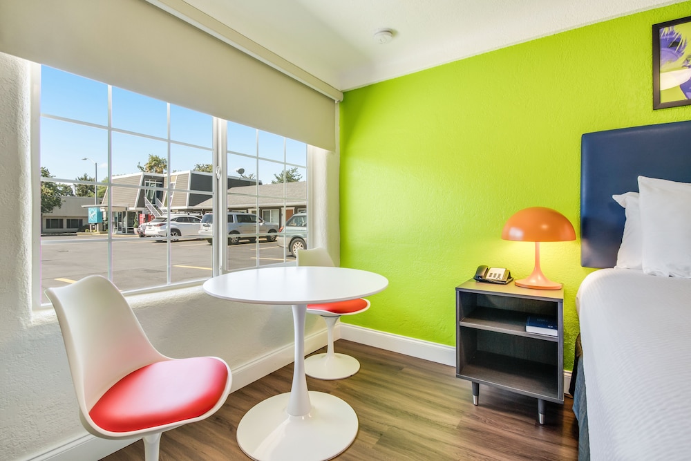 Signature Inn Eugene 36/46