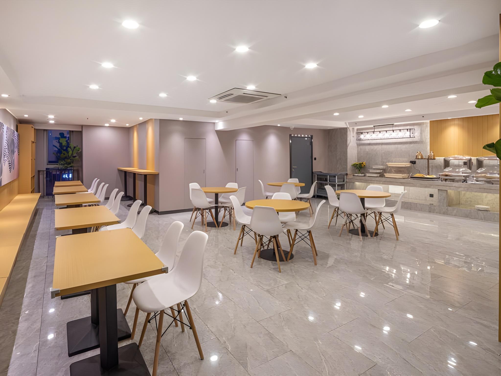 VX Wuxi Xinwu District Administrative Center Wanda Plaza Hotel 55/61