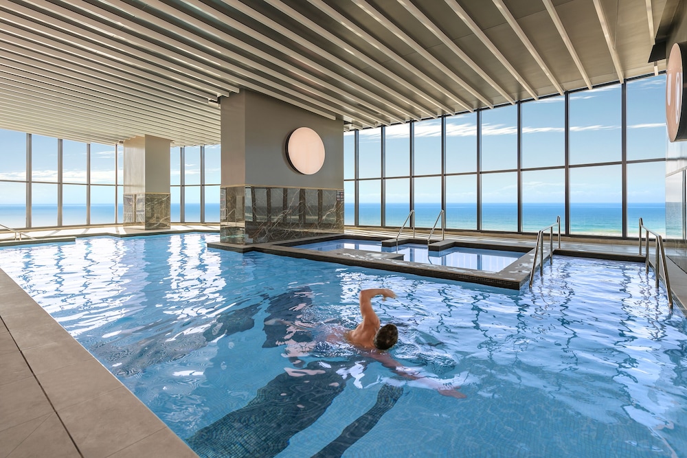 Meriton Suites Surfers Paradise 25/50