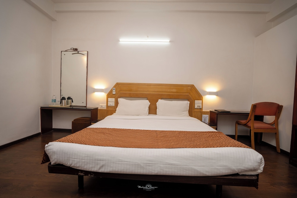 Hotel Vrishali Executive 23/61