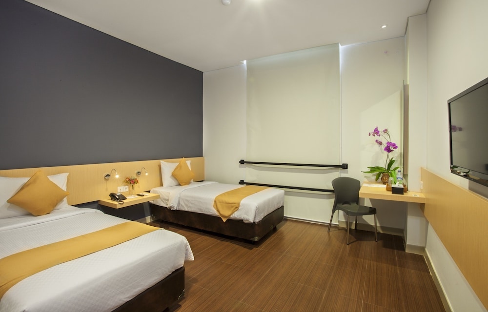 Hotel 88 Embong Malang 10/58