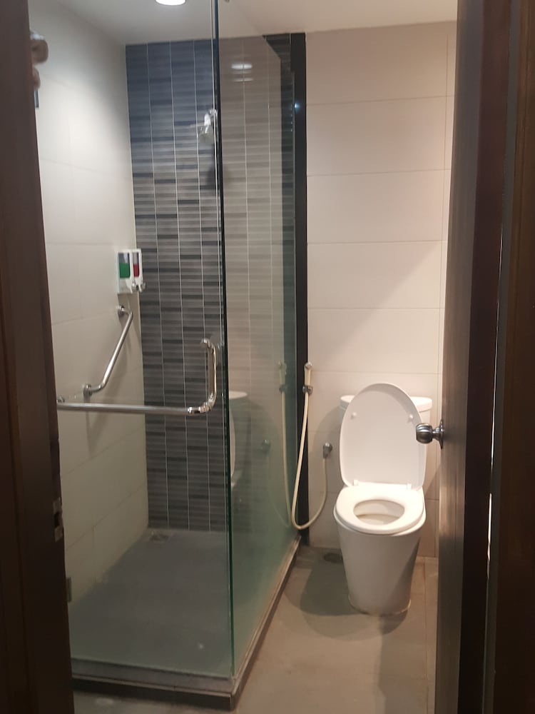 Hotel Kharisma 46/53