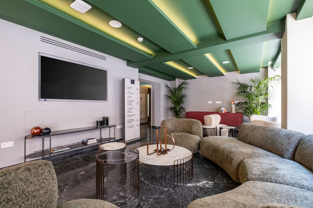 Mercure Larnaca Finikoudes Beach 41/60