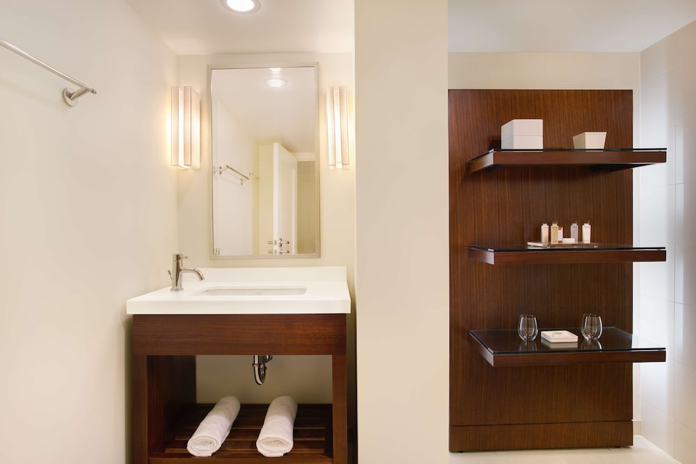 Casa Marina Key West, Curio Collection by Hilton 16/70