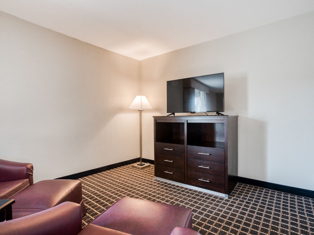 Alexis Hotel And Banquets Dallas Park Central Galleria 37/49