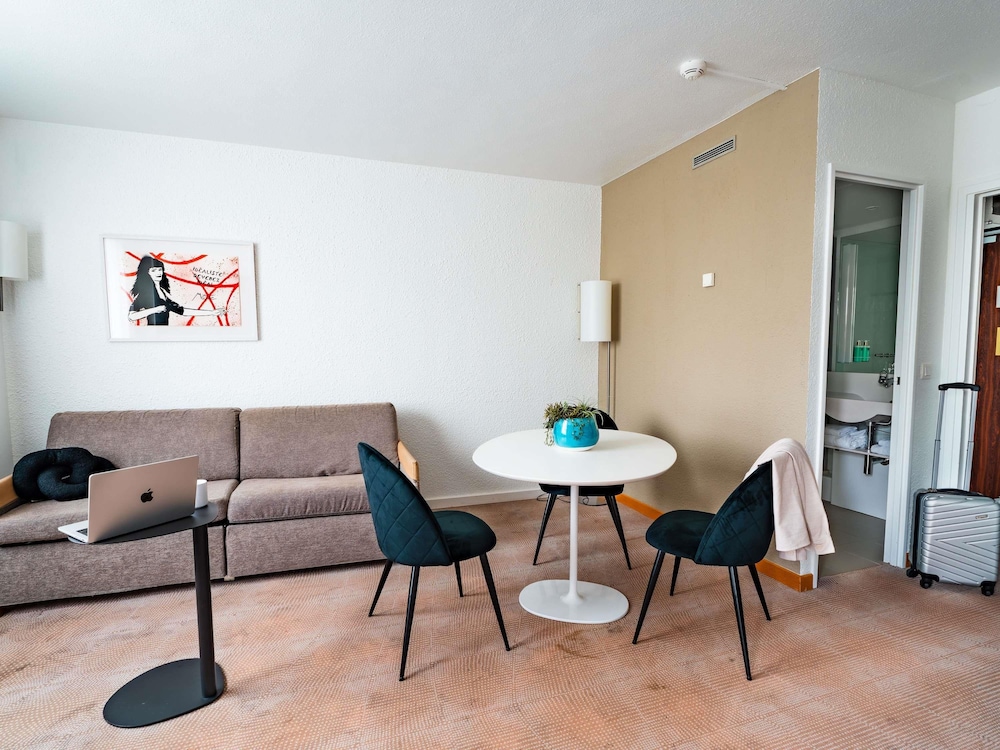 NOVOTEL EVRY COURCOURONNES 26/47