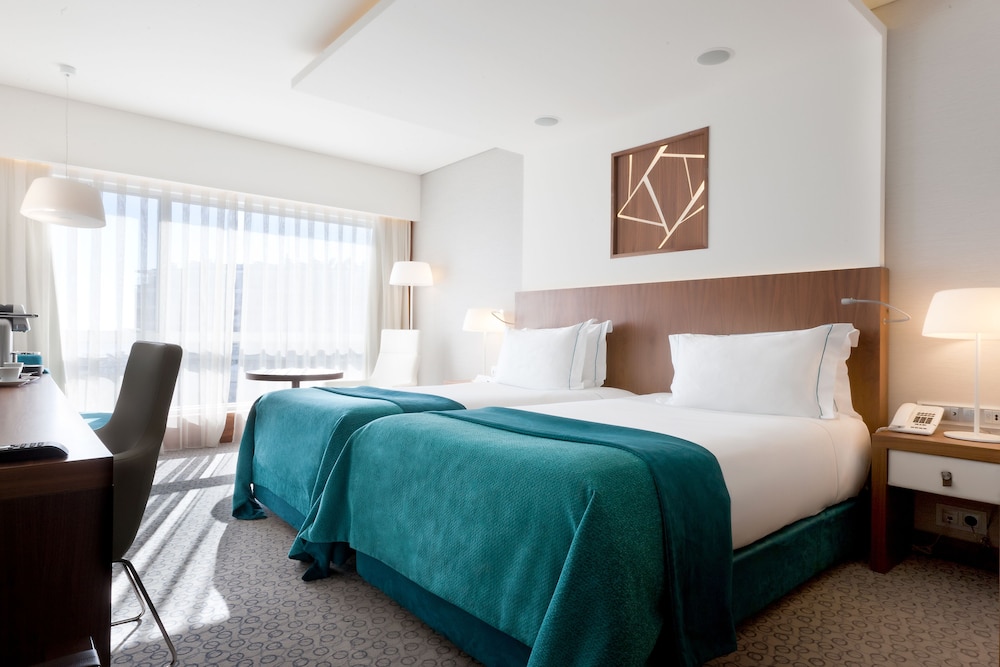 DELUXE, TWIN BEDS