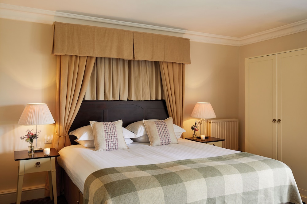 Super, Deluxe, Suite, Double Bed