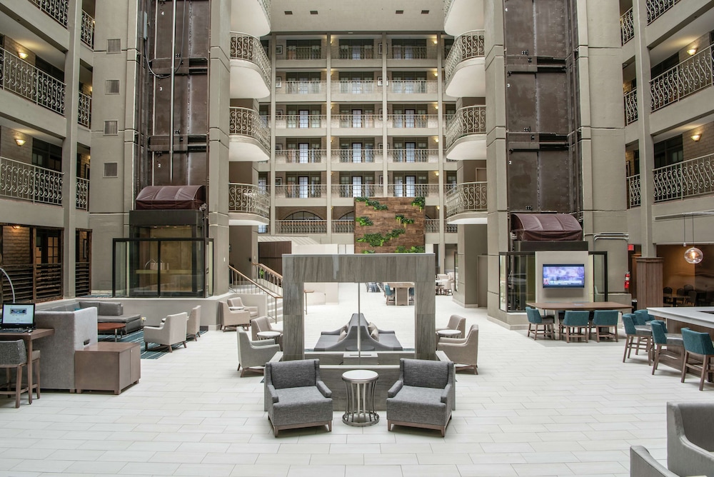 Embassy Suites by Hilton Chicago Schaumburg Woodfield 3/55
