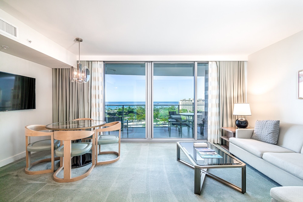 Real Select at the Ritz Carlton Residences, Waikiki Beach 29/50